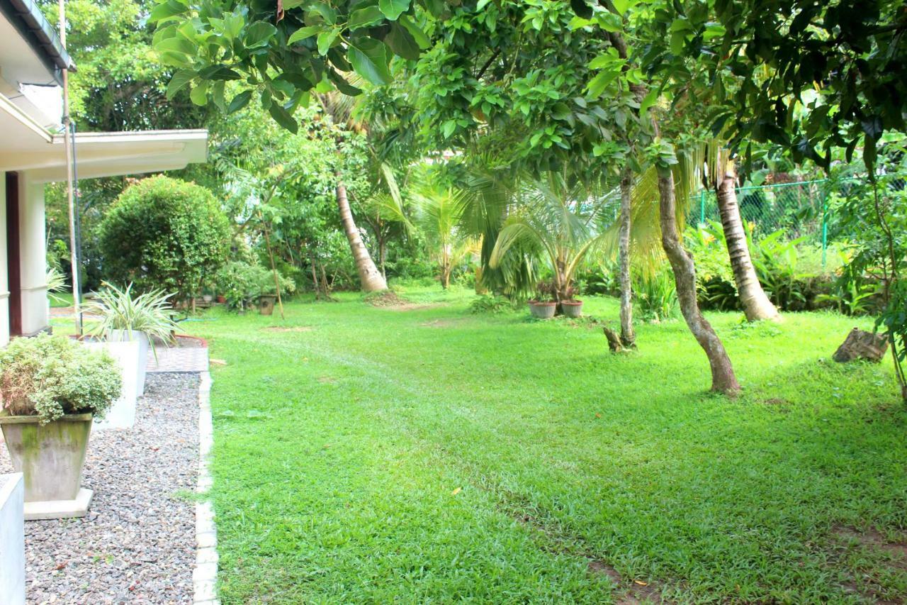 Sawanga Home Stay Weligama Buitenkant foto